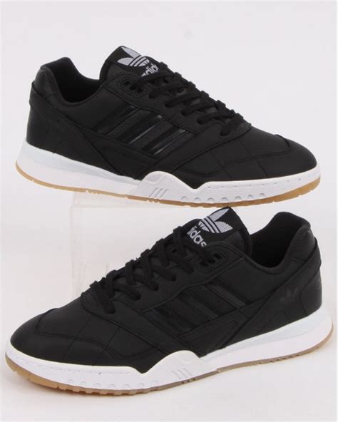 Zwarte Adidas AR Trainer 